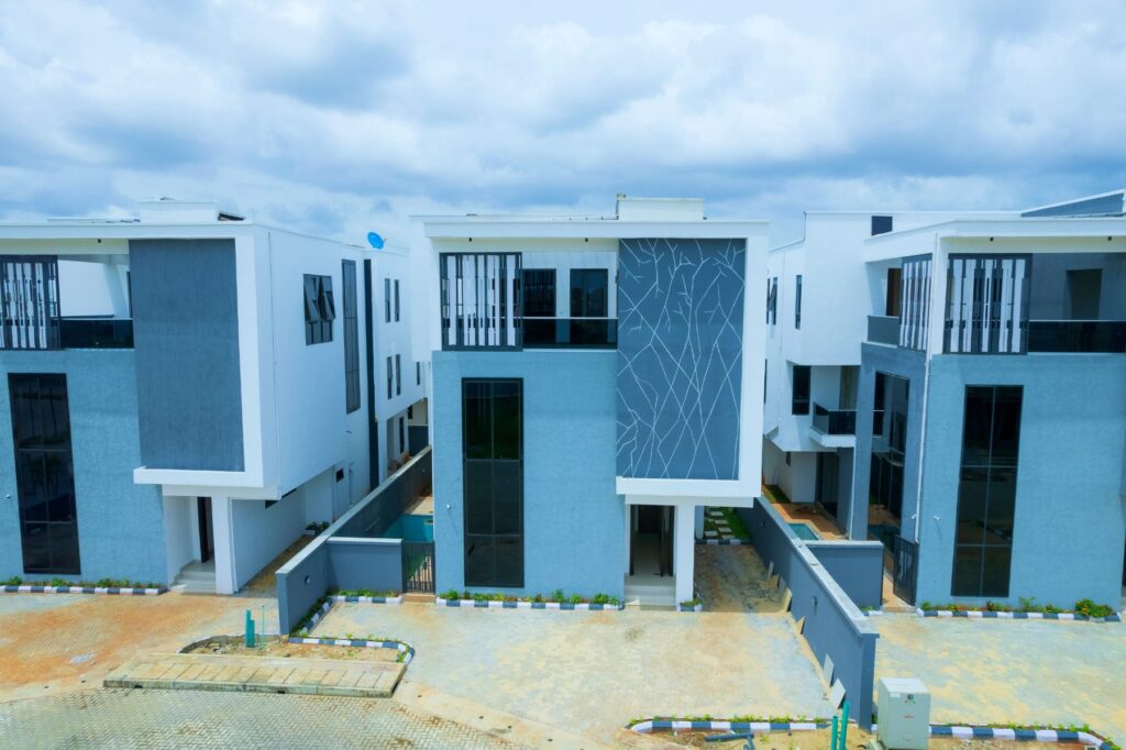Prestige at Hampton — Exterior